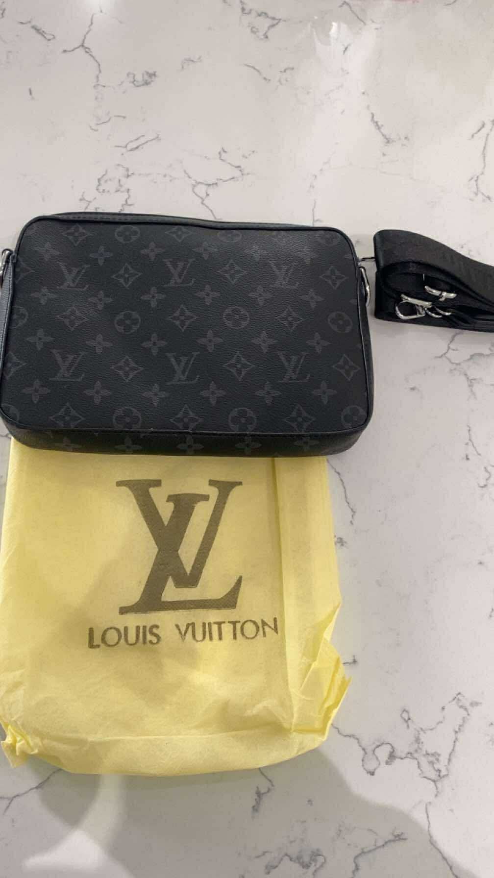 Louis Vuitton Trio messenger M44602