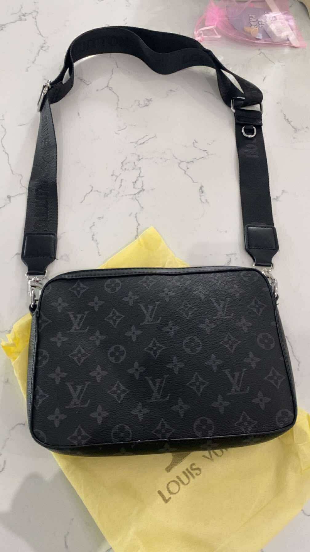 Louis Vuitton Trio messenger M44602